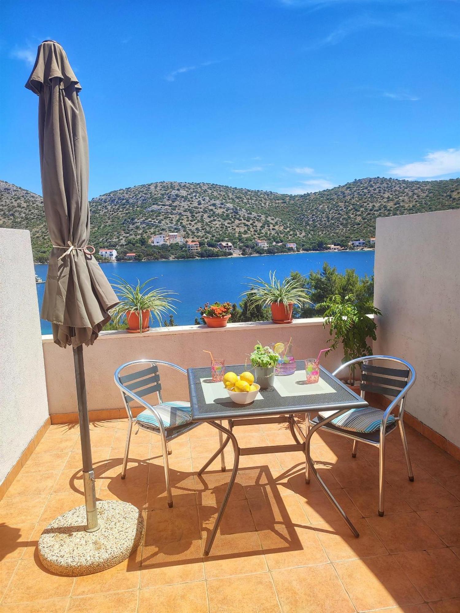Apartments Vesna Lastovo Esterno foto