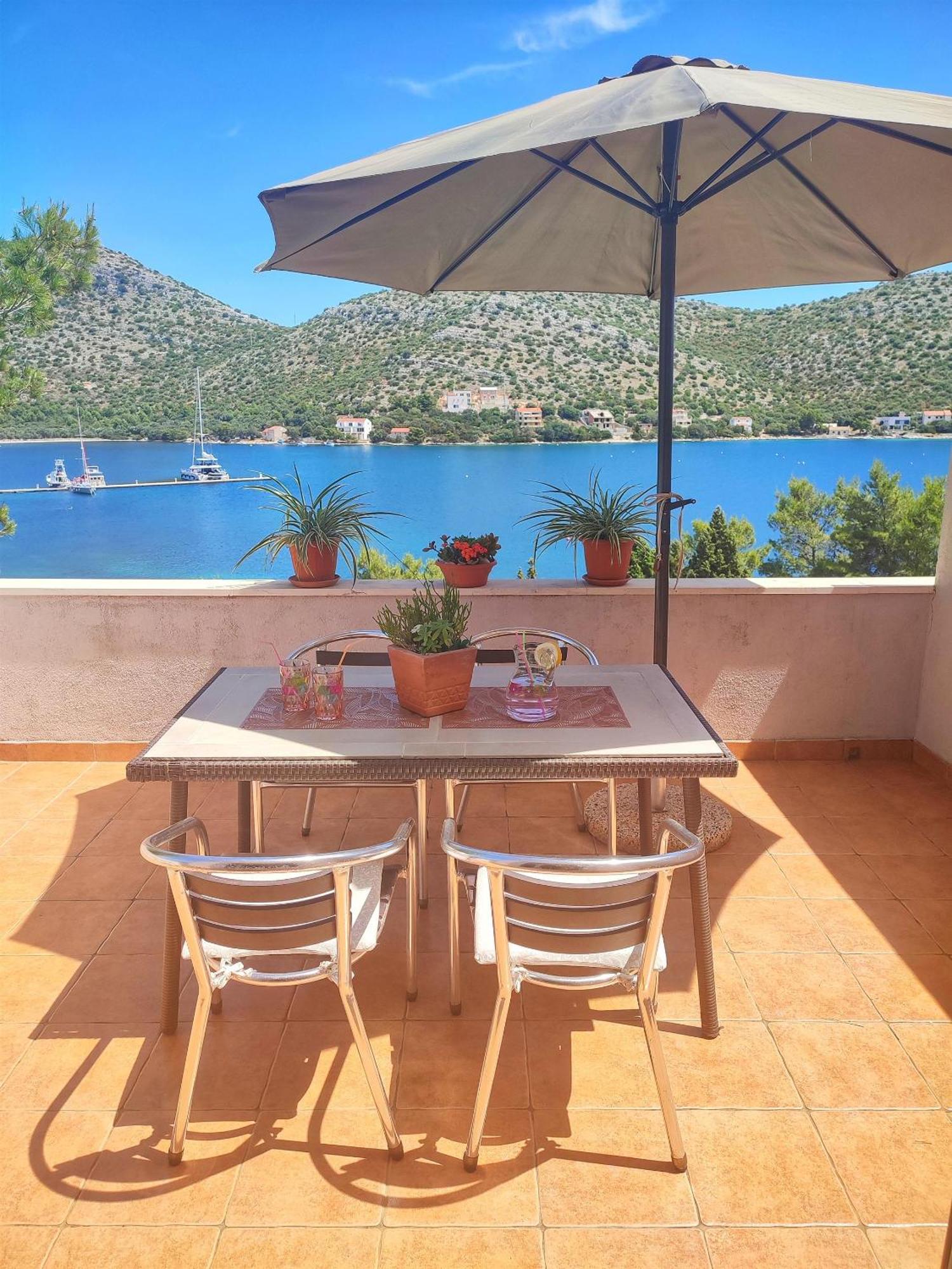 Apartments Vesna Lastovo Esterno foto